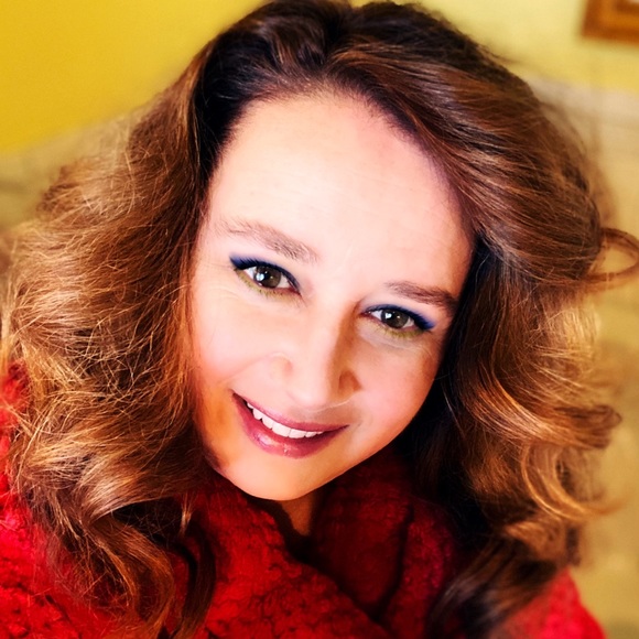 Meet your Posher, Kimberly - Picture 2 of 2